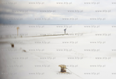 Puck. Zamarznieta Zatoka Pucka. 14.01.2010 fot. Krzysztof...