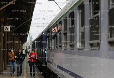 Gdansk. Dworzec Glowny. Protest kolejarzy, ktorzy domagaja...