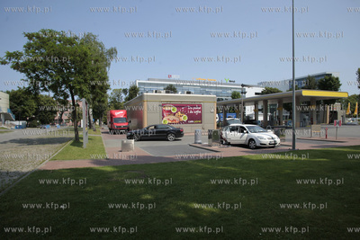 Stacja paliw Lotos przy al. Zwyciestwa w Gdansku.
27.06.2013
fot....
