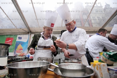 Wielki Show Kulinarny na Dlugim Targu w Gdansku. Wlodarze...