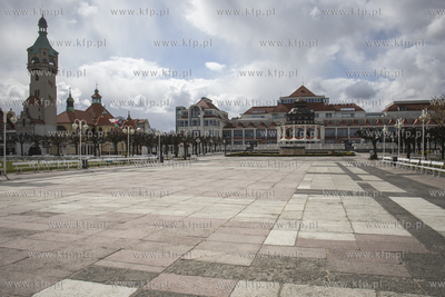 Drugi dzień swiąt wielkanocnych w Sopocie. Plac Zdrojowy.
13.04.2020
fot....