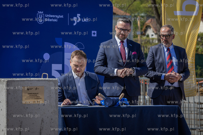 Wmurowanie kamienia węgielnego pod Centrum Sportu....