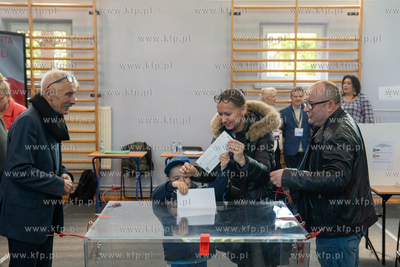 I tura wyborów prezydenckich. Obwodowa komisja nr...