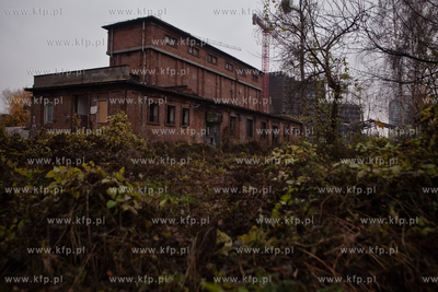Kolejne budynki Stoczni Gdanskiej do wyburzenia .Tym...