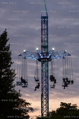 Gdynia, Park  Rady Europy.  Karuzela.  11.07.2019 ...