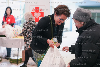 Sopot. Hala 100-lecia. Śniadanie wielkanocne dla potrzebujących...