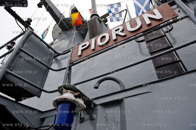 Gdynia Oksywie. Port Wojenny. Wielka gala banderowa...