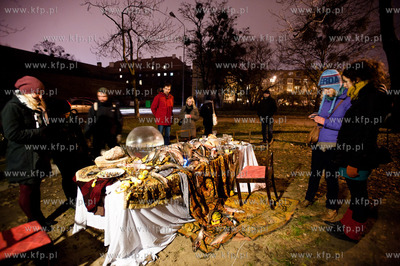 Gdansk. Trawnik przy ul. Czopowej. Festiwal artystycznych...