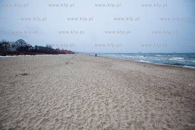 Nieprzyjemna, niezachecajaca do spacerow, zimowa pogoda...