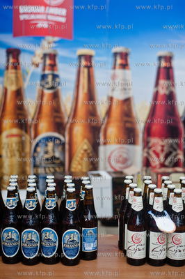 Gdansk. Plac przed siedziba Polskiego Zwiazku Wedkarskiego...