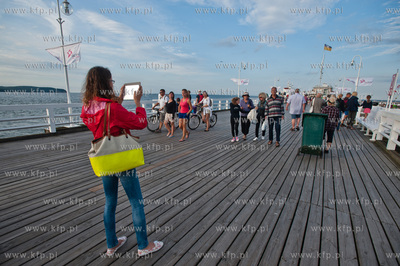 Wakacyjne popoludnie na molo w Sopocie.
09.08.2013
fot....
