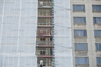 Zakryta fasada remontowanego hotelu Gdynia.
03.05.2014
fot....