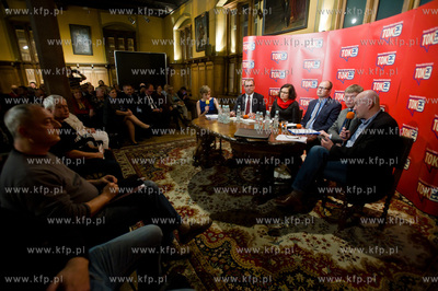 Gdansk. Ratusz Staromiejski. Debata kandydatow na Prezydenta...