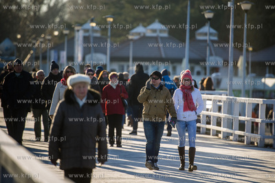 Gdansk. Mrozne, sloneczne, sobotnie popoludnie na plazy...