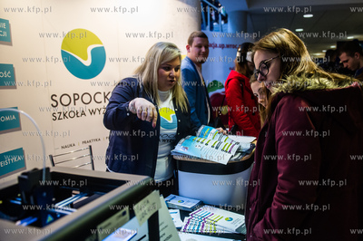 Uniwersytet Gdanski. Wydzial Prawa i Administracji....