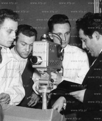 Realizatorzy pierwszych programow TV Gdansk. Przy owczesnej...