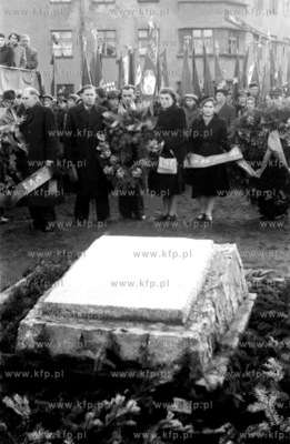 Uroczystości przy pamiątkowej tablicy w Nowym Porcie...