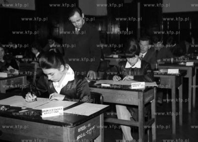 Egzamin dojrzałości w III LO w Gdańsku.
1964
0008481z
Fot....