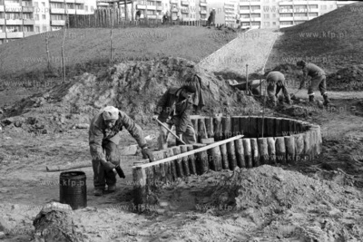 Budowa placu zabaw na gdańskiej Zaspie. 
3.04.1979
3kwiecien79_z.kosycarz_p22
Fot....