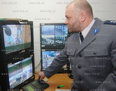 Monitoring w Rumi. W Komisariacie Policji w Rumi zainstalowano...
