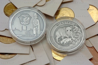 Miastko wypuscilo okazjonalna srebrna monete o nominale...