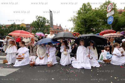 Szczecin. Papieska procesja Bozego Ciala, ulicami Szczecina...