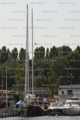 Przystan Jachtowa Marina Gdynia. IV Targi Sportow Wodnych...