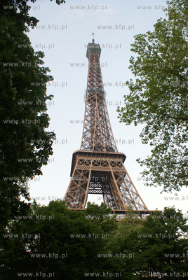Paryz. Wieza Eiffla, najbardziej znany obiekt architektoniczny...