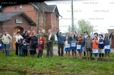 Bytów. Happening promujacy projekt Pomorskiej Kolei...
