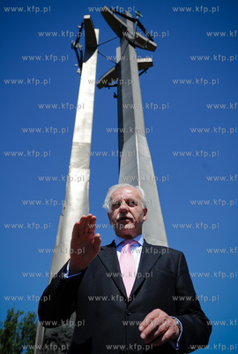 Plac Solidarnosci w Gdansku.  Wizyta kandydata na Urzad...