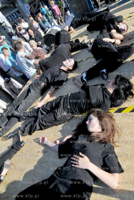 CudaWianki czyli Lato zaczyna sie w Gdyni. Parada "Technokracja"...