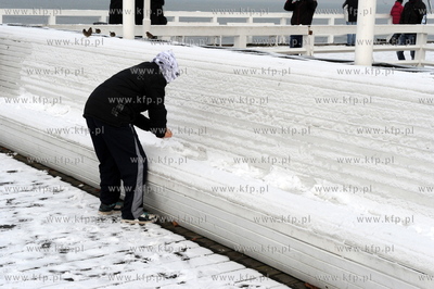 Sopot. Pierwszy snieg w Sopocie. 27.11.2010 fot. Jerzy...