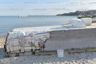 Mechelinki gm. Kosakowo (pow. Puck) Ogromne betonowo...