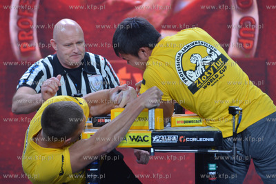 XV edycja Pucharu Swiata Zawodowcw w Armwrestlingu...