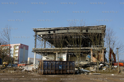 Suchanino. Rozbiorka pawilonu Faworyt przy ul. Noskowskiego....