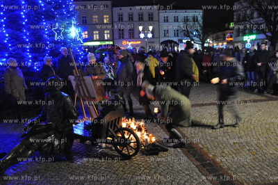 Mieszkańcy Kościerzyny oddali hołd zmarłemu prezydentowi...