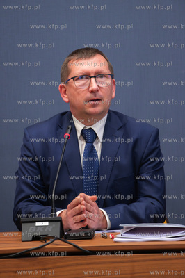 Podpisanie umowy na przebudowę wiaduktu nad linią...