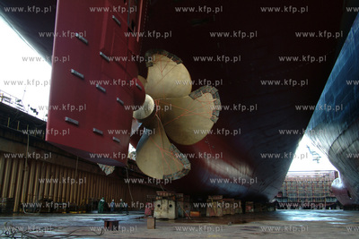 Stocznia Gdynia S.A. W doku najdluzszy wybudowany w...