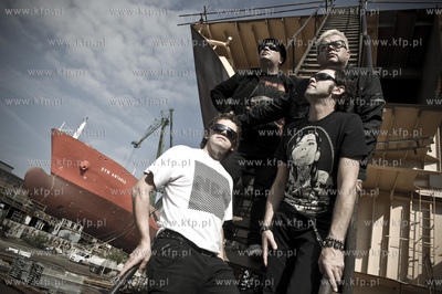 Sesja zdjeciowa zespolu BIG CYC na terenie Stoczni...