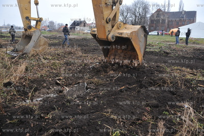Rozpoczecie prac ziemnych pod budowe stadionu pilkarskiego...