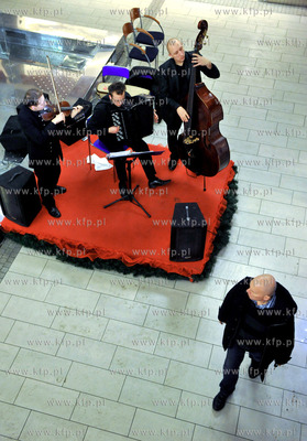 Zespol Zagan Acoustic w skladzie Jaroslaw Stokowski...