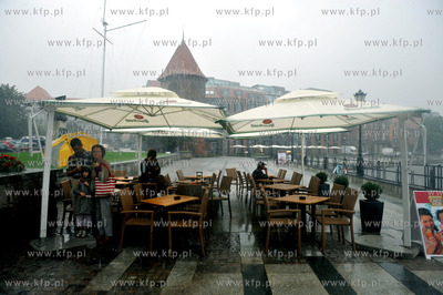 Gdansk podczas ulewy. Nz. Restauracja na Targu Rybnym
03.08.2010
fot....