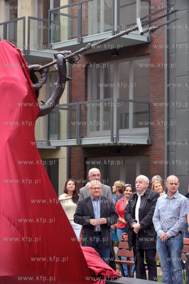 Odsloniecie fontanny Netuna na dziedzincu Kwartalu...