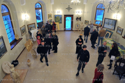 Wystawa rzezby w gipsie Marka Hiszpana Sulkowskiego...