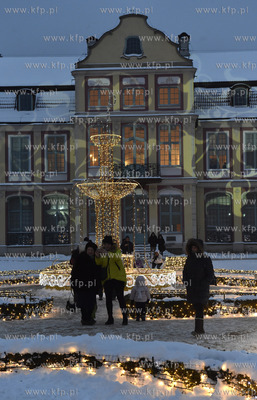 Gdańsk. Iluminacja świąteczna w Parku Oliwskim....