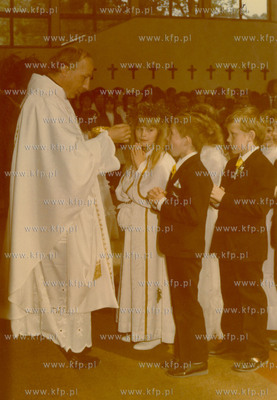    Pierwsza komunia Ani Walesy.05.1989Fot. arch domowe...