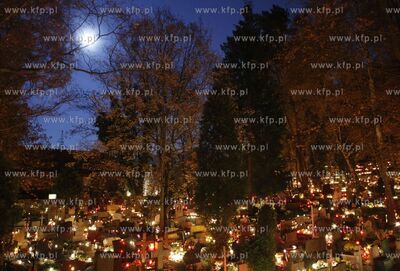 Sopot. Dzien Wszystich Swietych. Cmentarz Katolicki.
01.11.2009
fot....