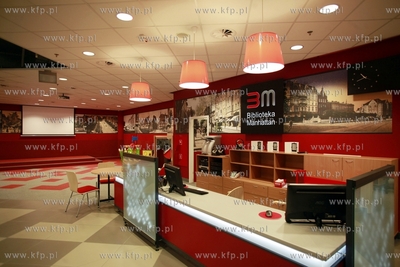 Gdańsk. Centrum Handlowe Manhattan. Biblioteka Manhattan.
08.03.2012
fot....
