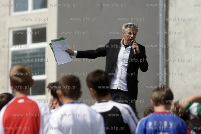 Gdansk Zaspa. Pilkarski turniej dzikich druzyn Do przerwy...