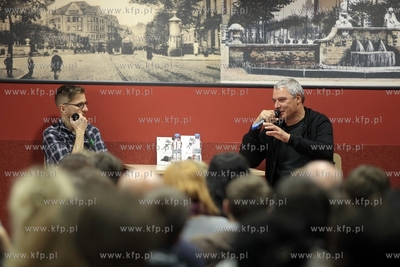 Gdansk. Biblioteka Manhattan w CH Manhattan. Spotkanie...